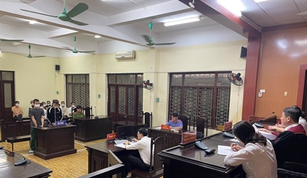 Viện KSND huyện Gia Lâm phối hợp với Tòa án cùng cấp tổ chức phiên tòa...